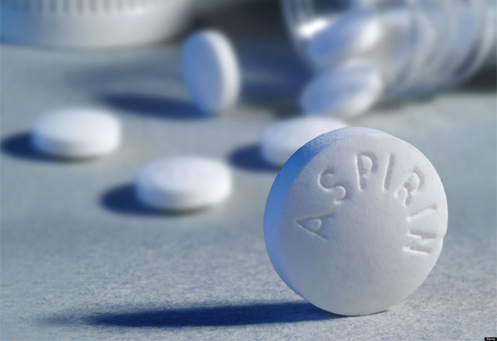 Quels sont les risques de mélanger de l’aspirine et de l’alcool ?